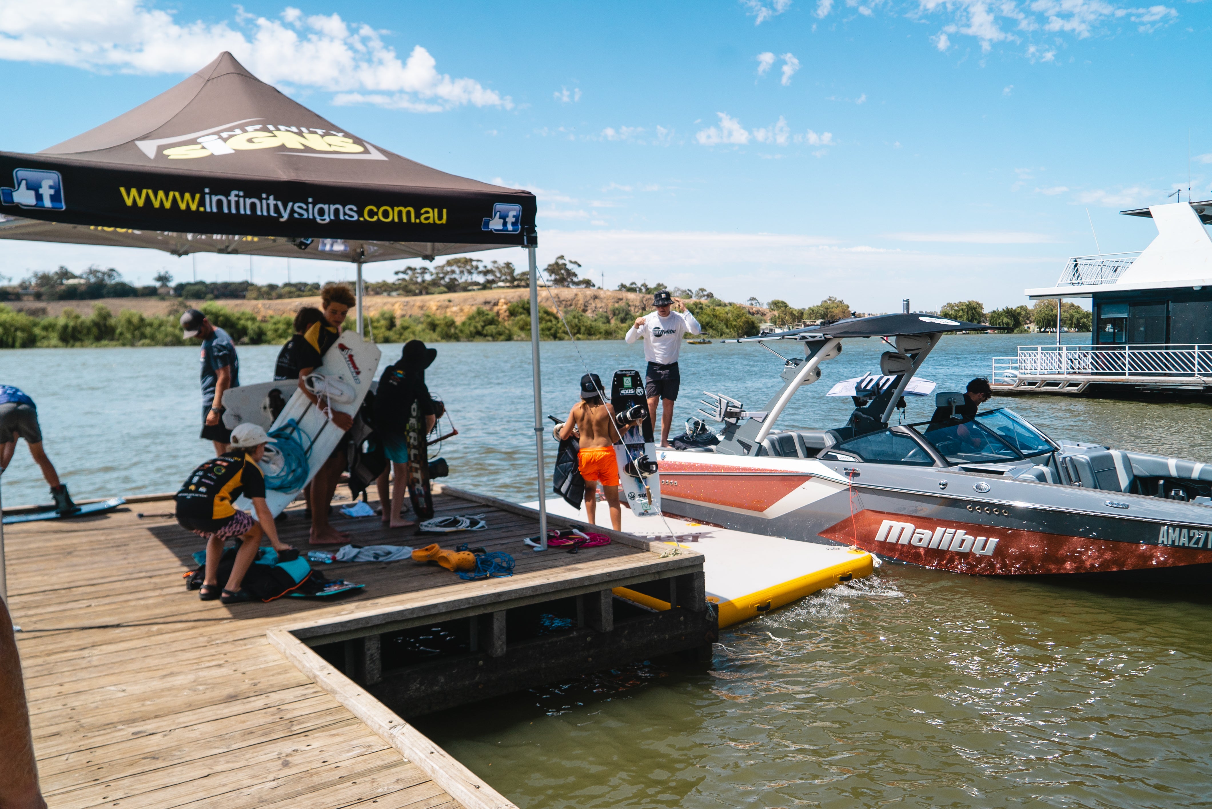 Liquify Rides Ride With the Pros in Oz with La Familia - Liquid Force Wakeboards