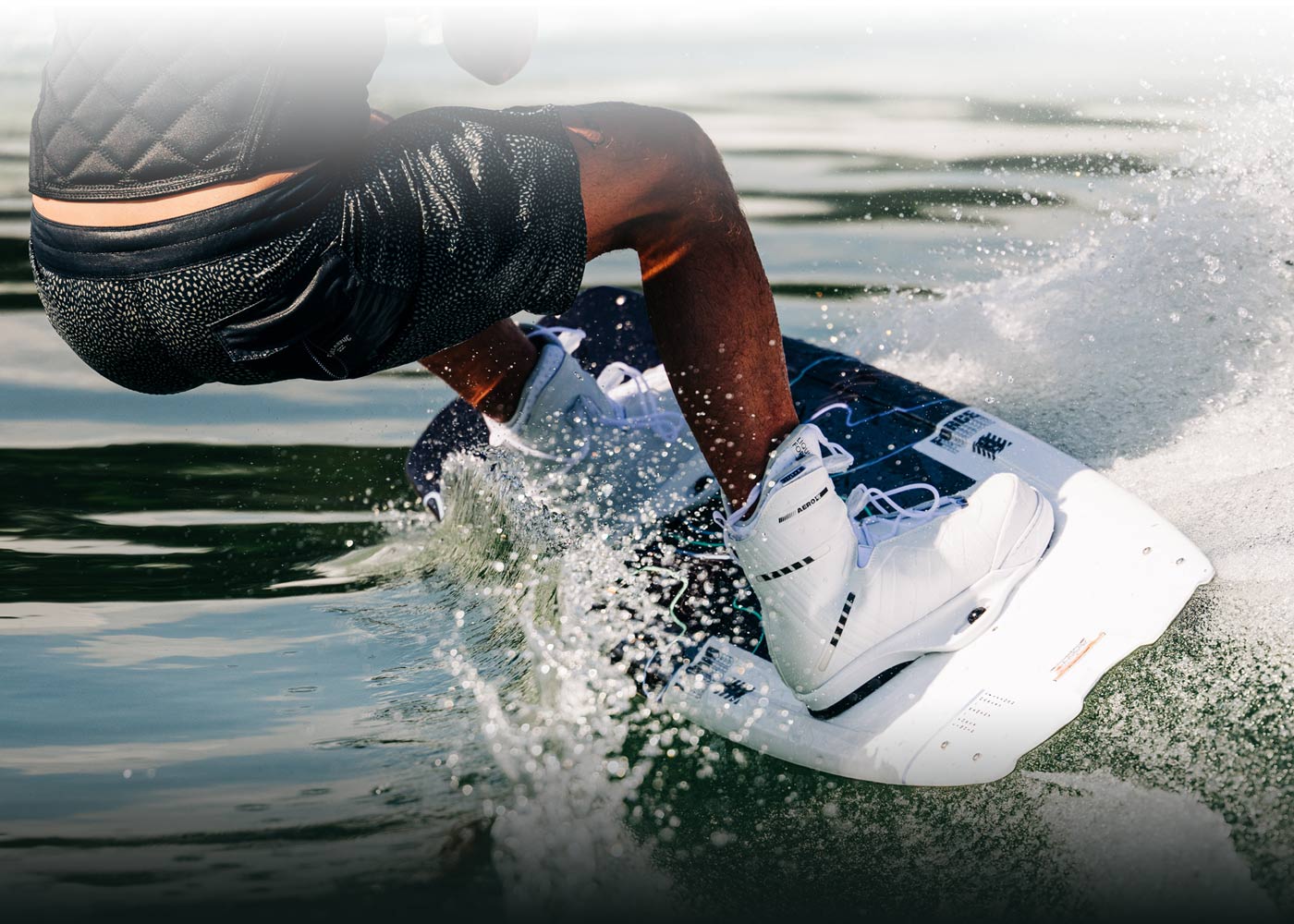 AERO 6X (White) Wakeboard Bindings Liquid Force Wakeboards