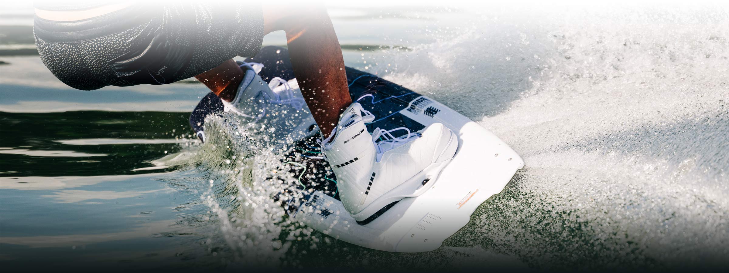 AERO 6X (White) Wakeboard Bindings Liquid Force Wakeboards