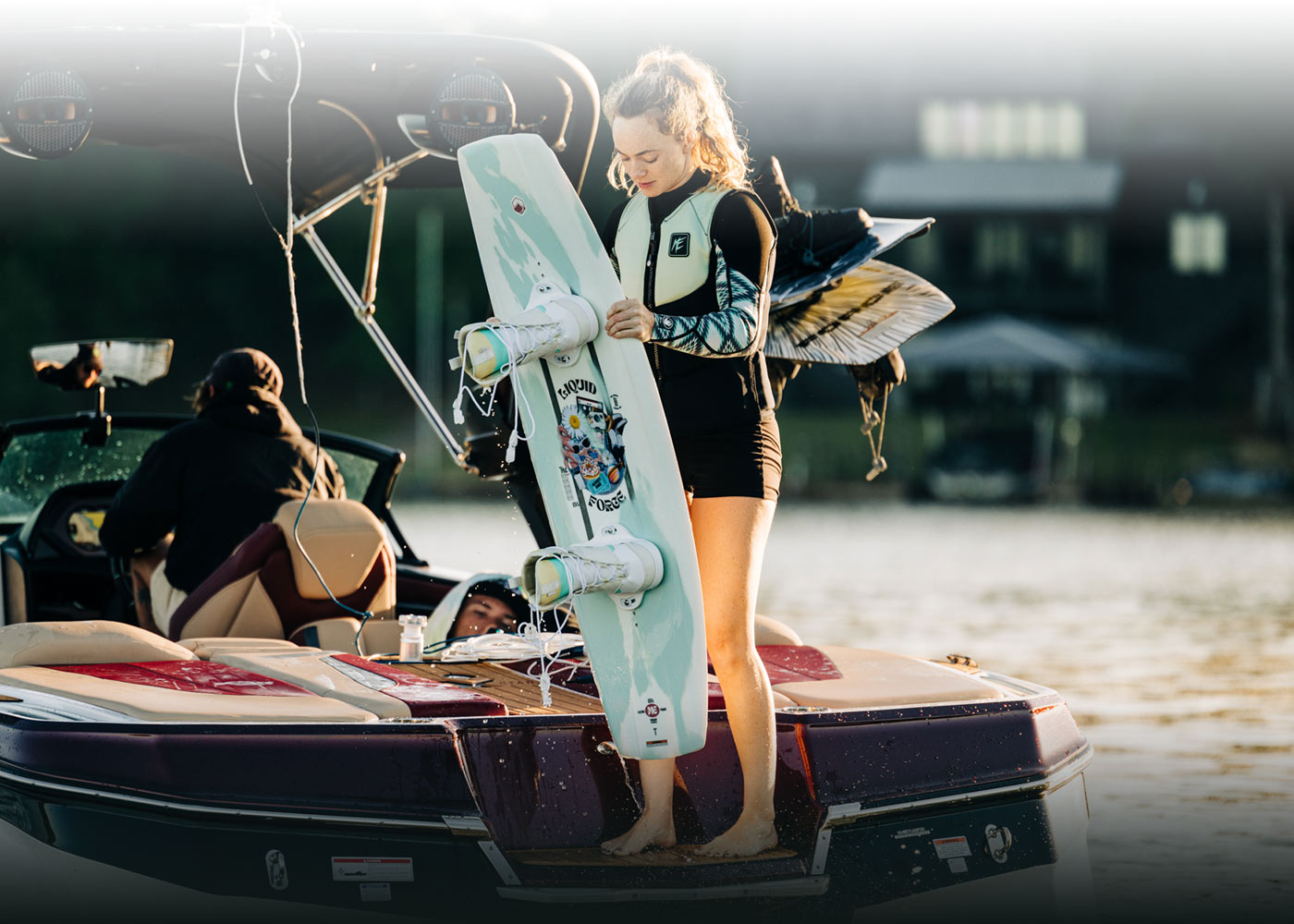 2024 M.E. AERO w/ Vida 6X Wakeboard Package Liquid Force Wakeboards