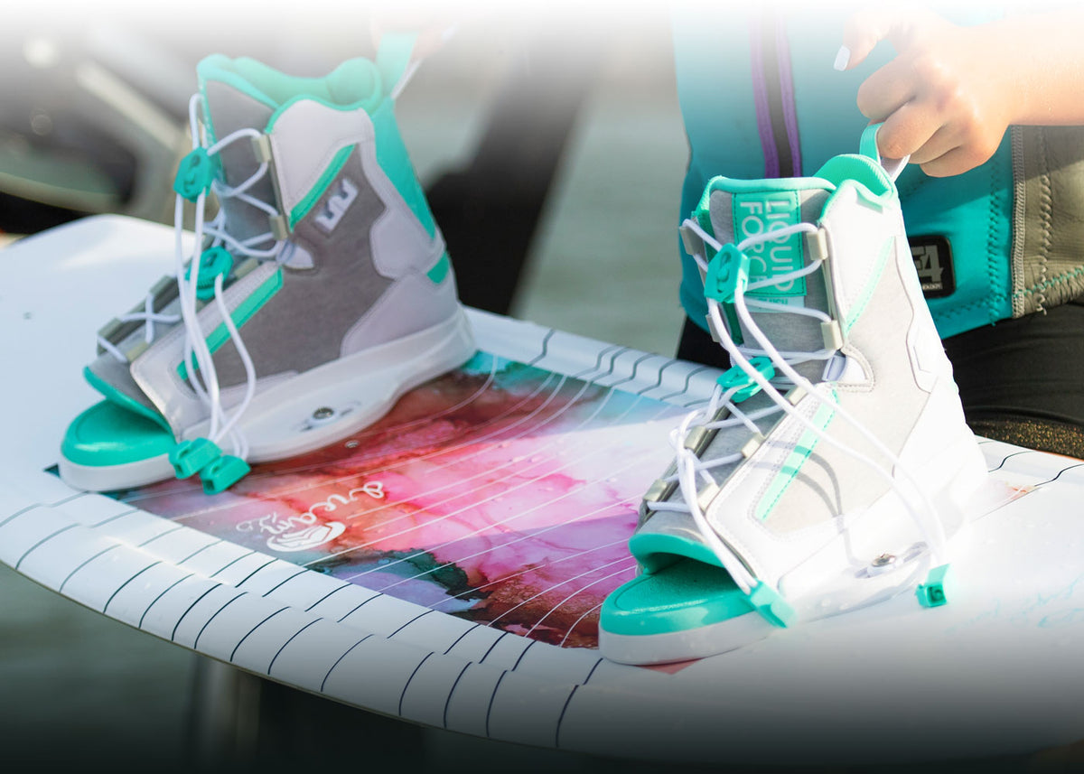 2024 Plush 6R Wakeboard Bindings Liquid Force Wakeboards