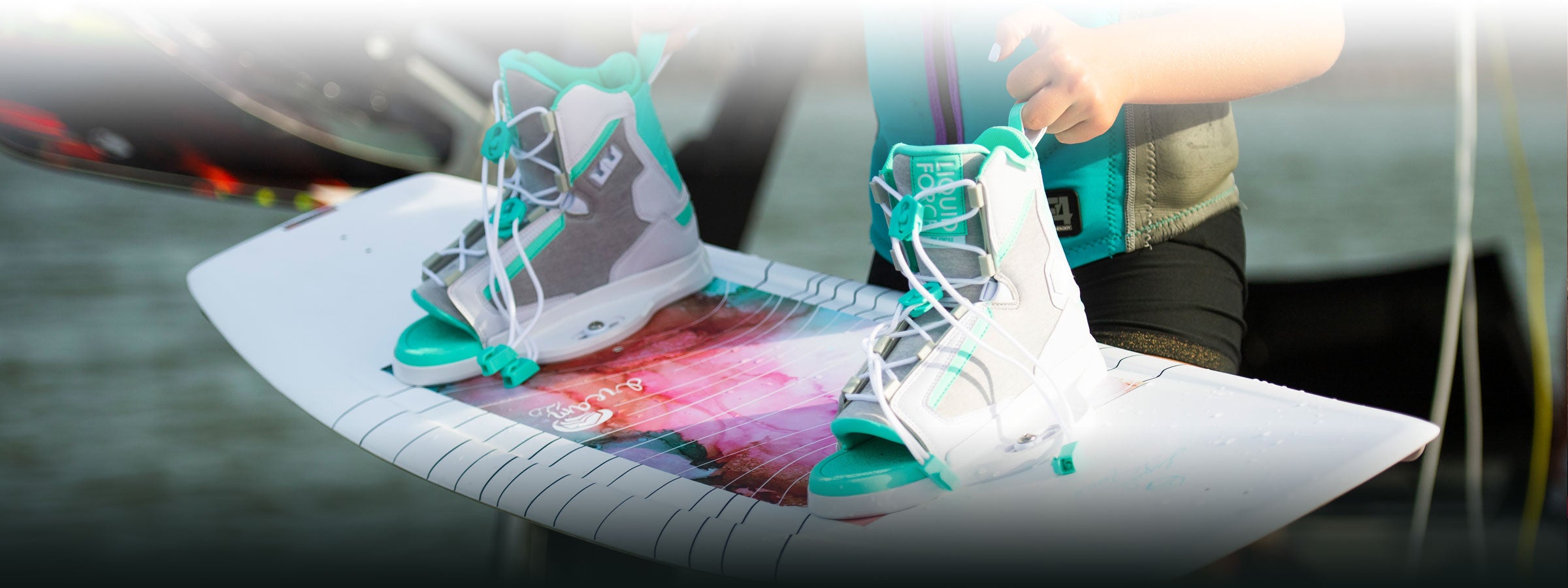 2024 Plush 6R Wakeboard Bindings Liquid Force Wakeboards