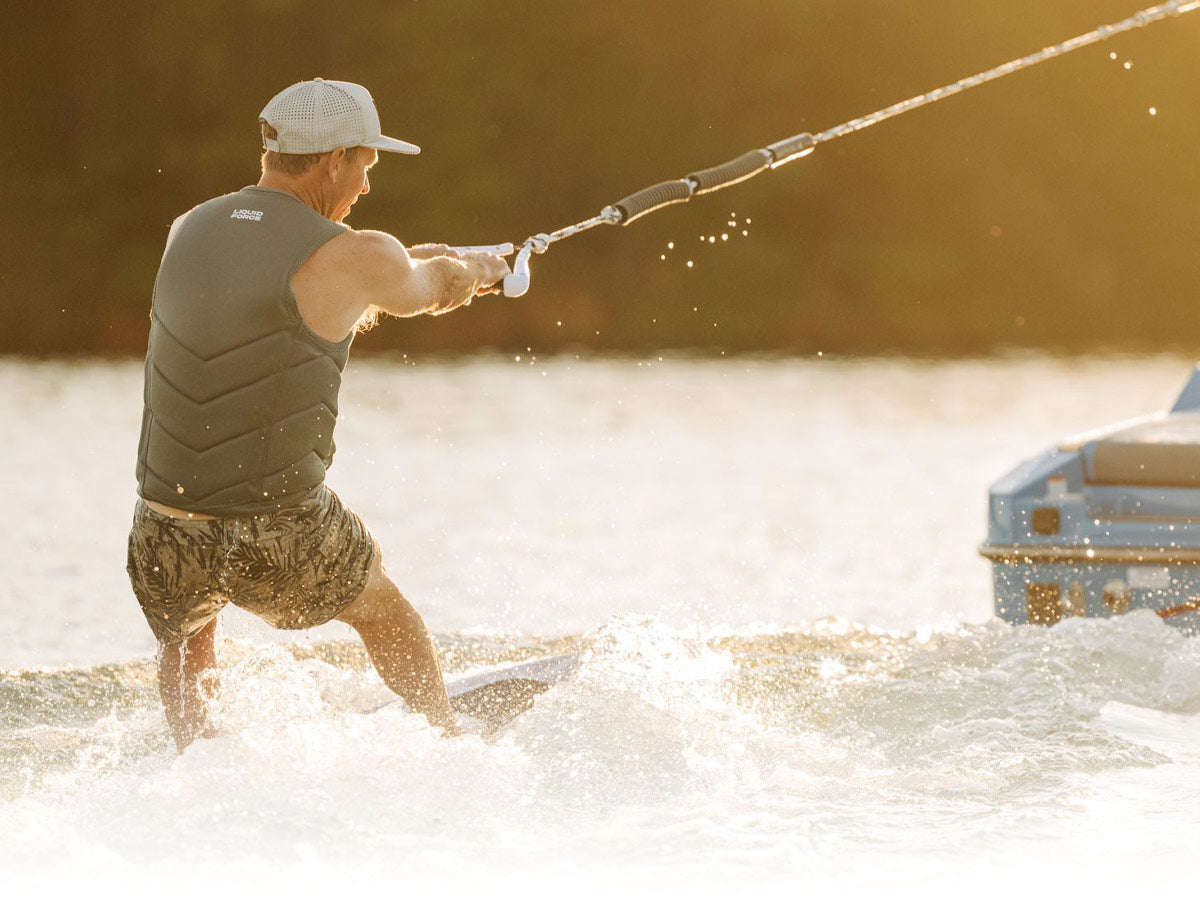 Liquid Force | Feel The Pull | 2025 Surf 9" DLX Coil Combo (Green/Black) - Wakesurf Rope & Handle Collection - Liquid Force Wakeboards